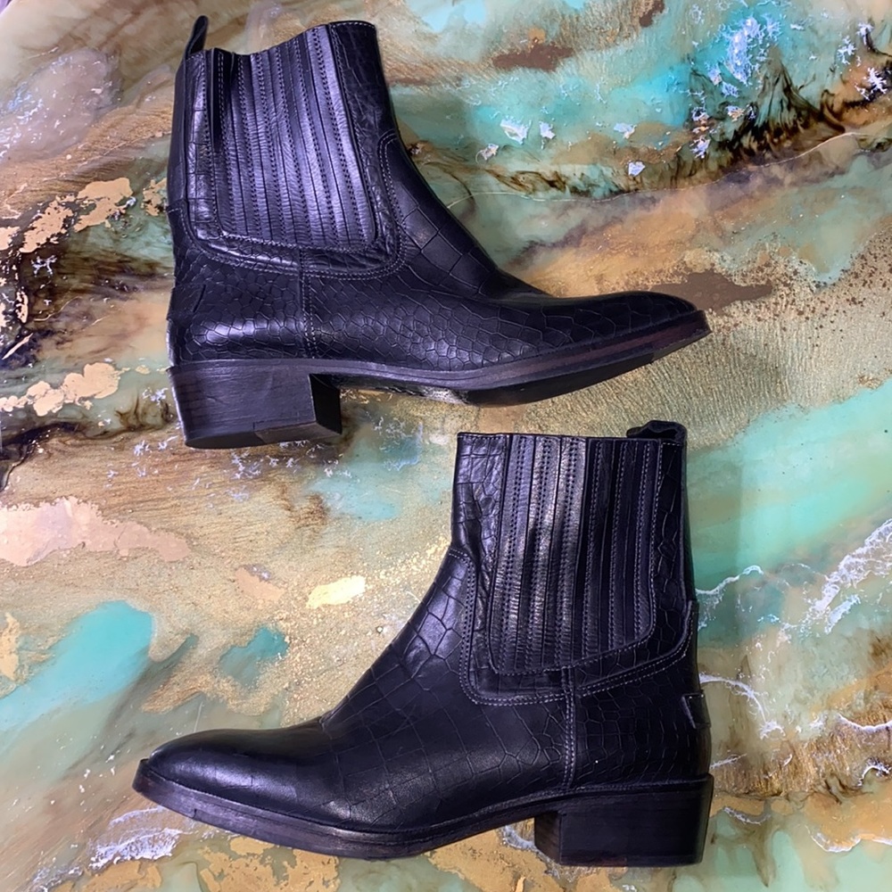 Vintage Foundry Co Leather Boots - Picture 5 of 8